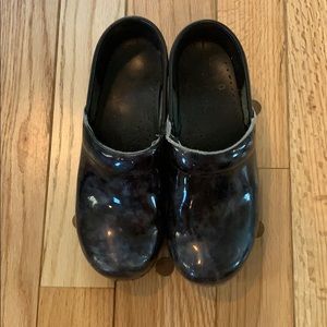 Dansko blue marble clogs